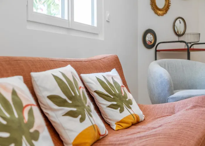 Amamary - 300 M De La * アルカション