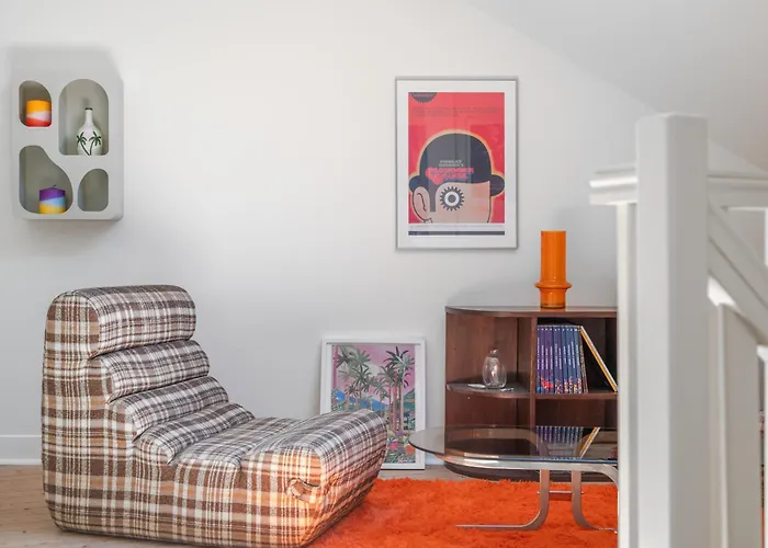 Amamary - 300 M De La *