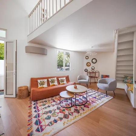 Amamary - 300 M De La *