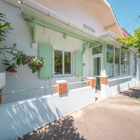 Amamary - 300 M De La *