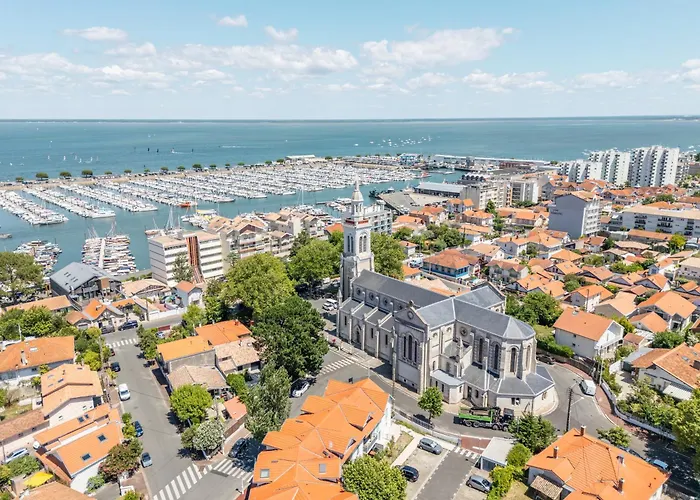 Amamary - 300 M De La *