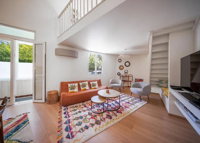 Amamary - 300 M De La *