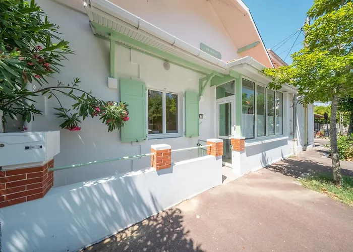 Amamary - 300 M De La *